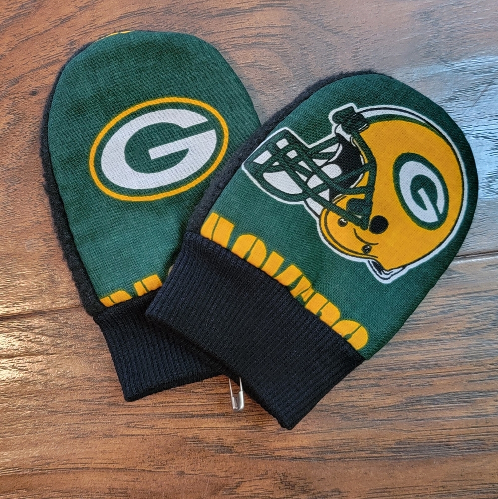 Green Bay Packers NFL Football Baby Fleece Fabric Mittens
